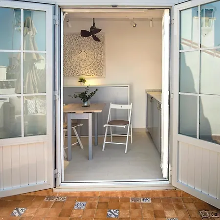 Charming Townhouse Апартаменты *