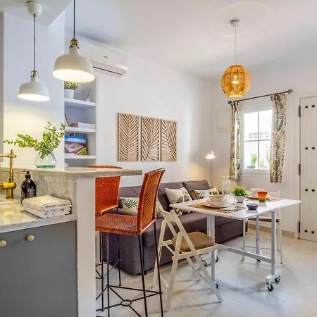 Апартаменты Charming Townhouse