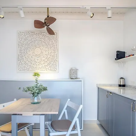Charming Townhouse דירה