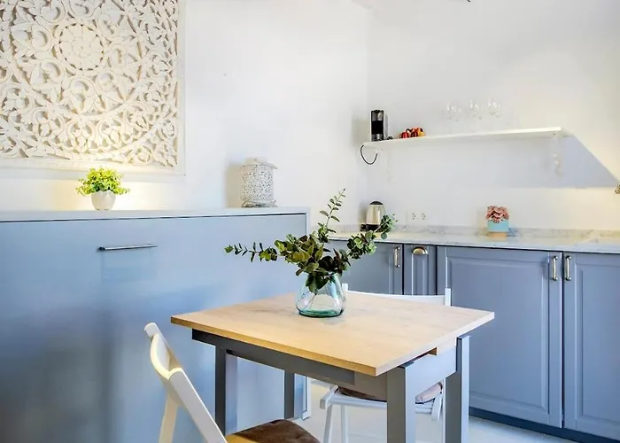 Charming Townhouse *