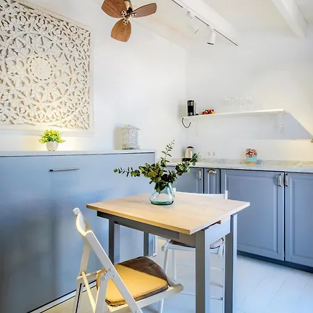 Charming Townhouse Apartman Estepona